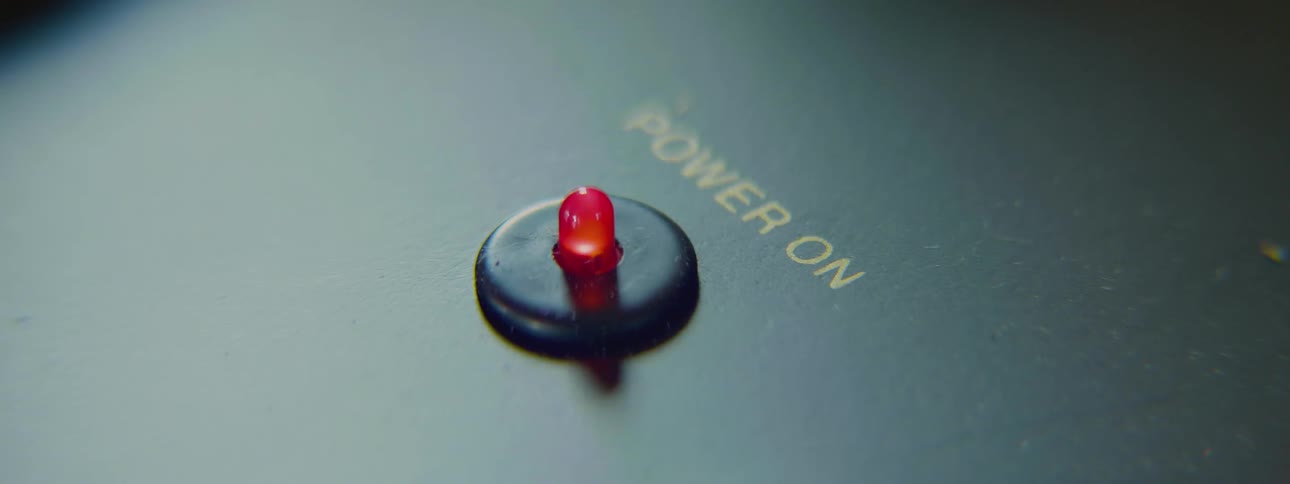 The red led on a panel flashes on