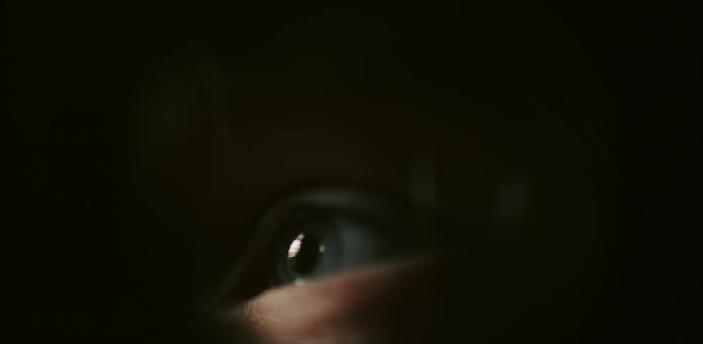 Close up of a person's eyeys