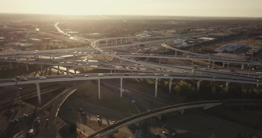 There are many winding intersections near this city