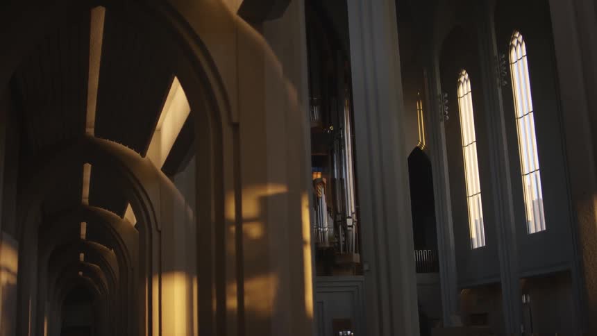 Arched columns create the hallway in a museum