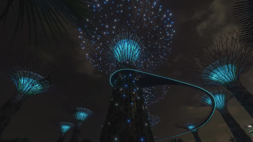 Lights in an amusement park blinking at a rapid pace
