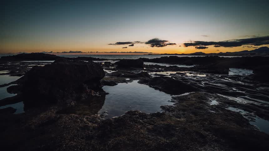 A time lapse of the ocean tide