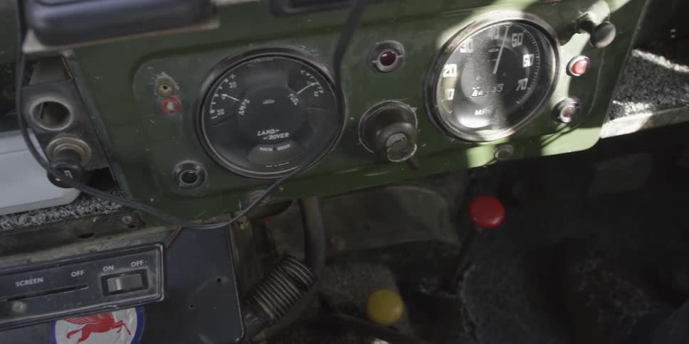 Gauges in a vehicle in the daytime
