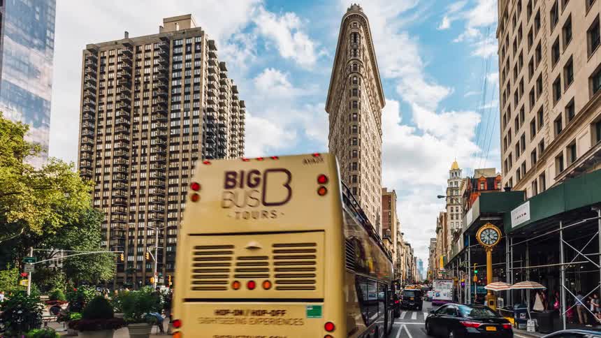 Many people travel around this large city all day