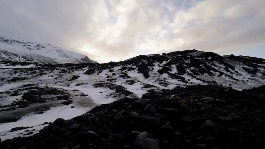 A plateau of snow and rock
