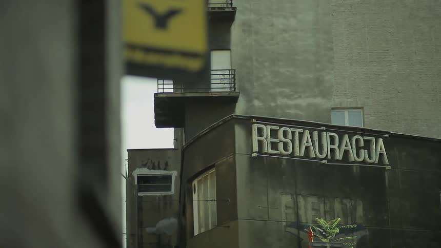 A building sits in a city