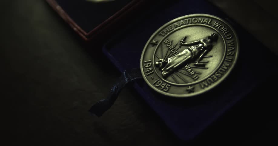 A medallion from the national war museum, commemorating world war ii