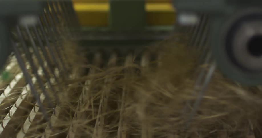 A machine collecting scraps