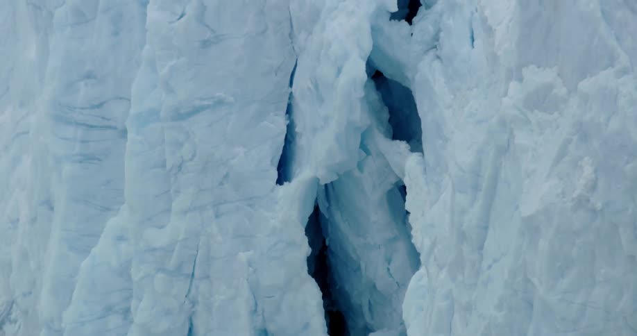 Holes and cracks in arctic ice