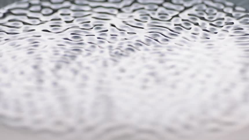 Water ripples and vibrates