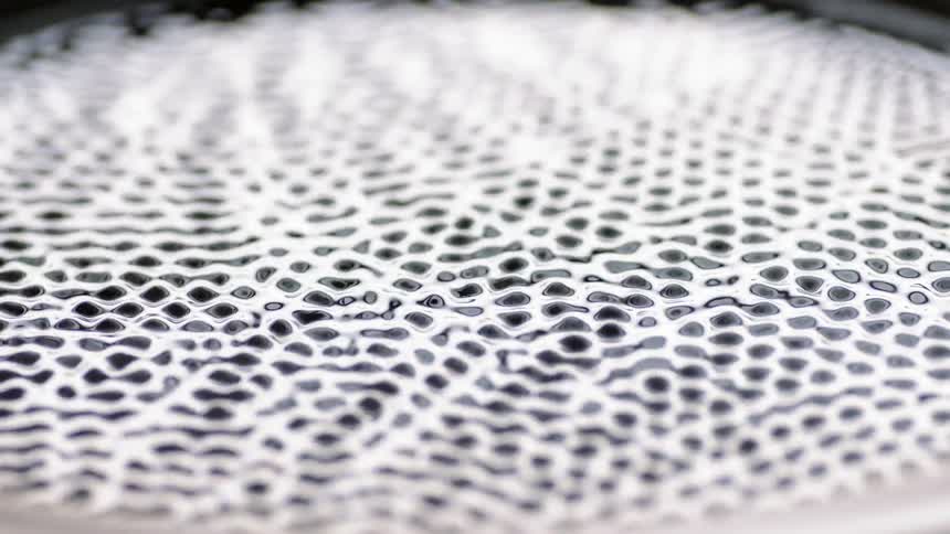 Liquid pulsating on a speaker