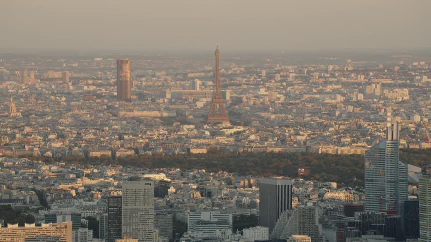 Large metropolis of a city on a hazy day