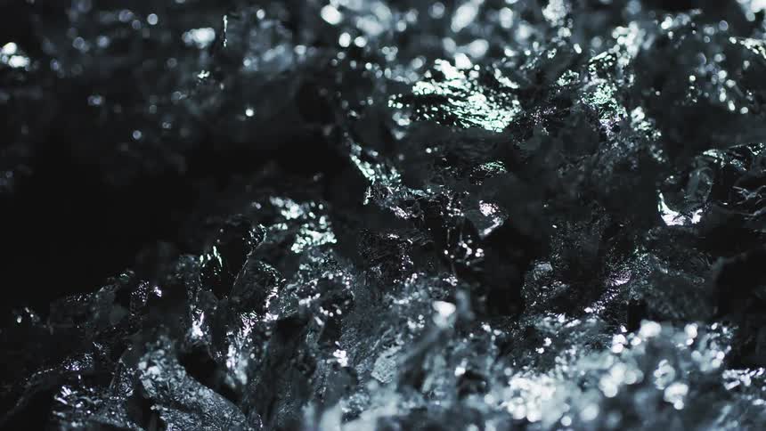 Vibrating silver flakes