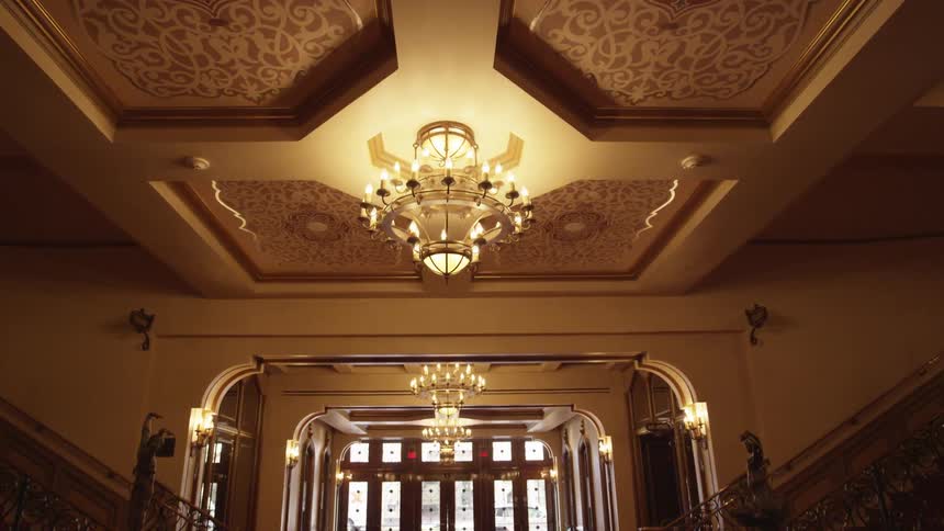 A slow camera pan into a foyer