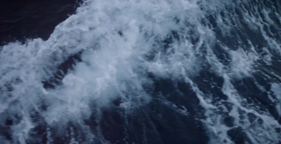 Choppy waves flow on the water