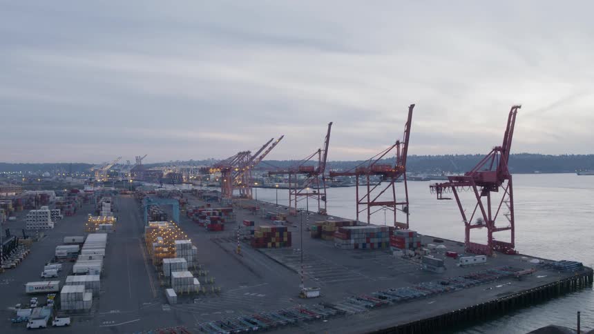 Low approach toward an industrial seaport