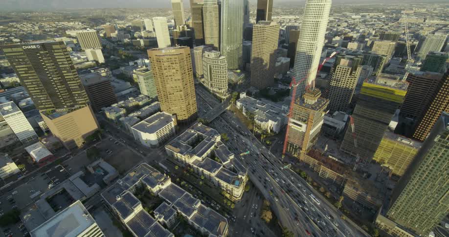 Busy freeway going through a large city