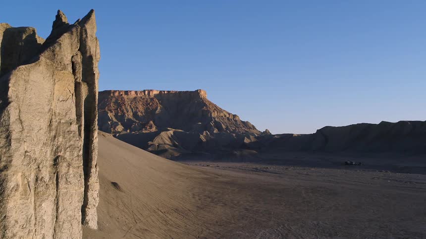 Rocky plateau desert land on a clear day