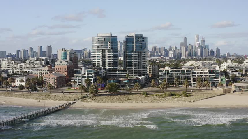 City on the edge of a large body of water
