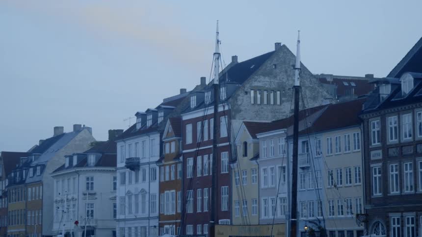 Buildings lined up in a row in a city