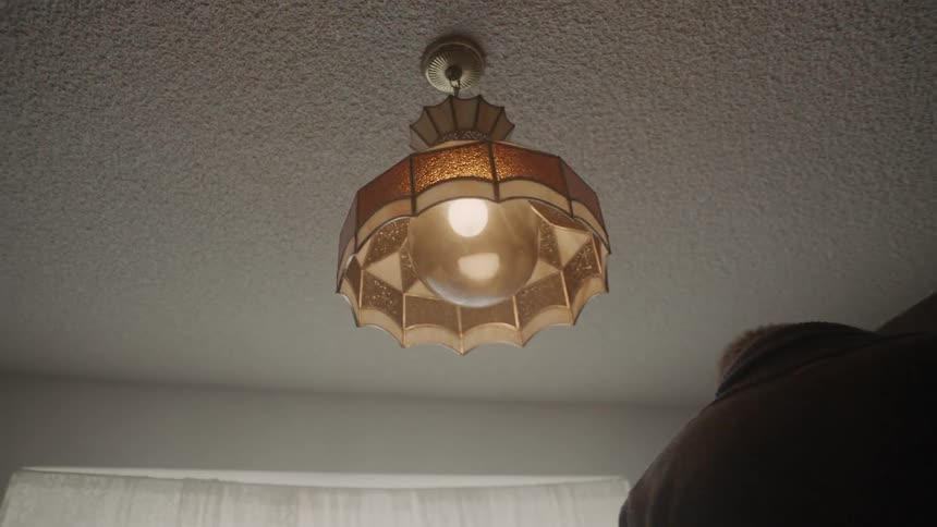 The light on the ceiling is flashing fast