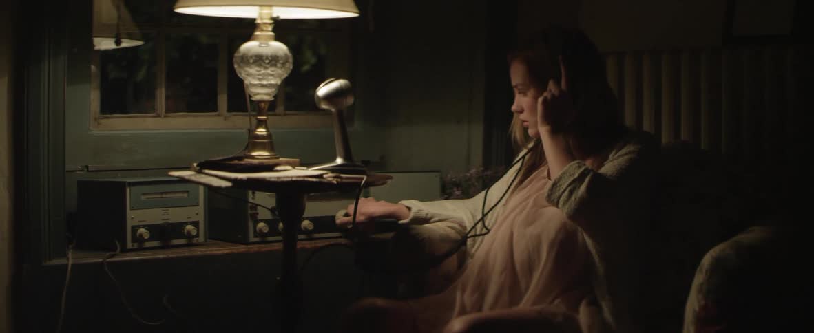 Pregnant woman sets up a cb radio