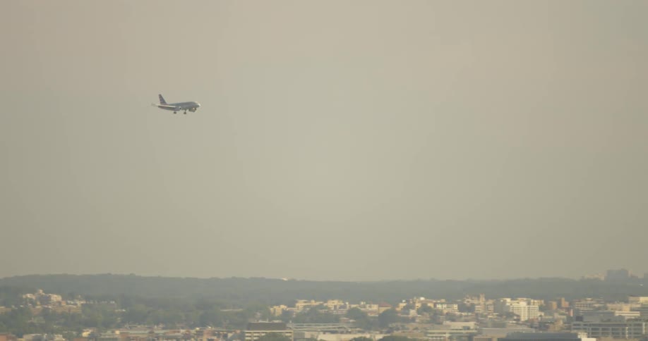 A plane begins to descend