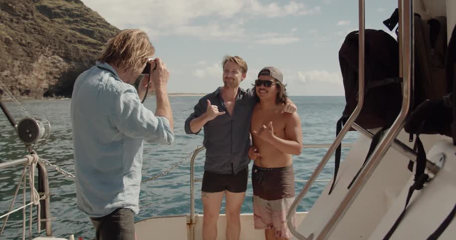 Friends Traveling In Hawaii