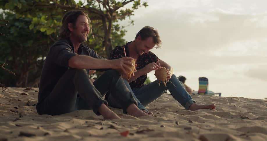 Friends Traveling In Hawaii