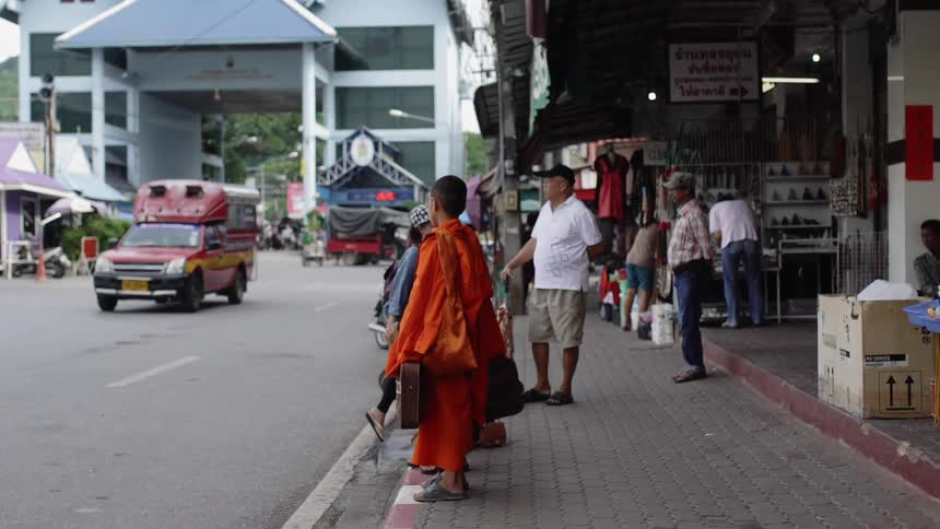 Women Traveling Through Thailand