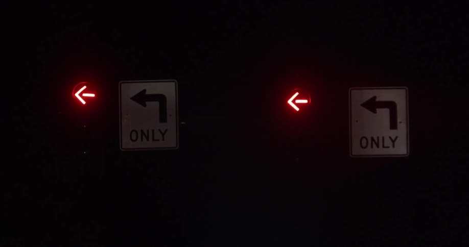 Traffic light arrows change from red to green