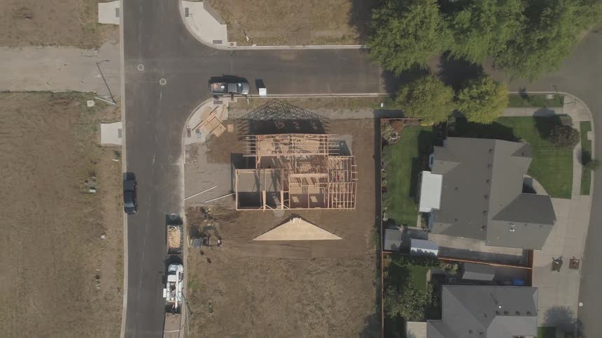 The house is under construction in the neighborhood