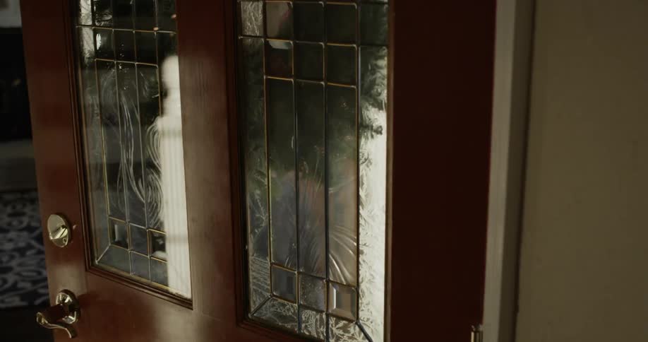 A child leaves the house