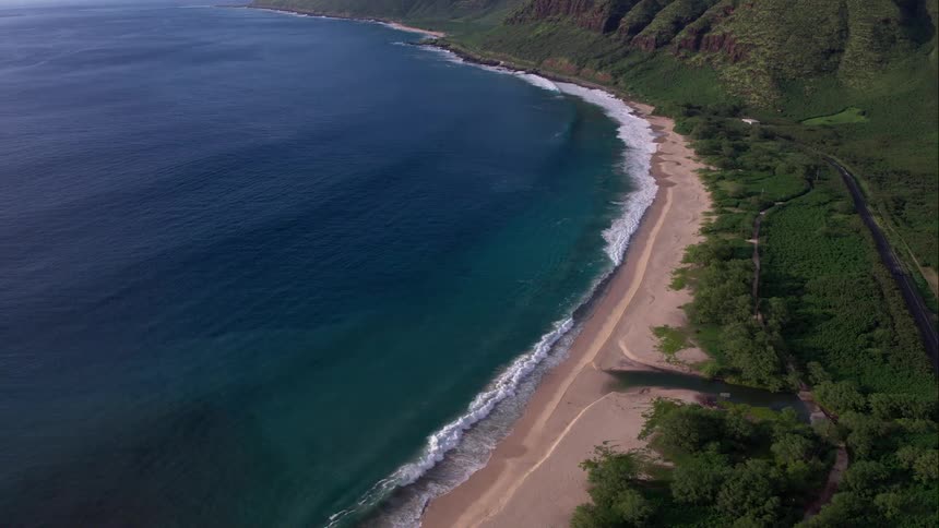 A view of the ocean waves hitting the shore line