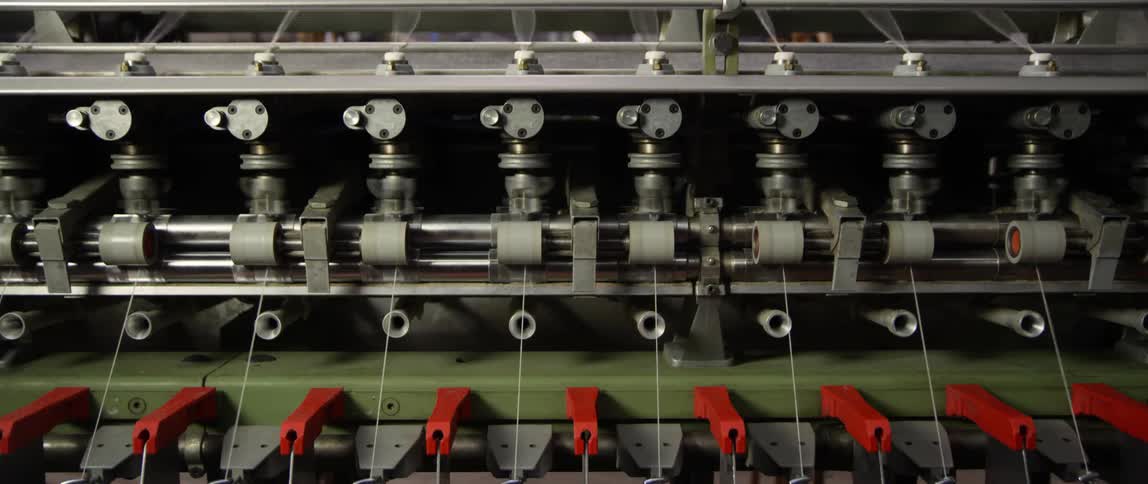 Machine runs thread very quickly