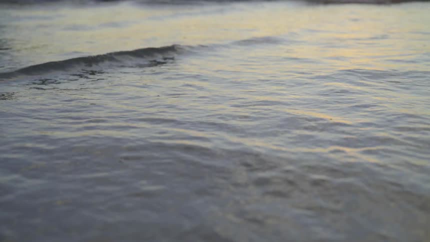 Small waves in ocean