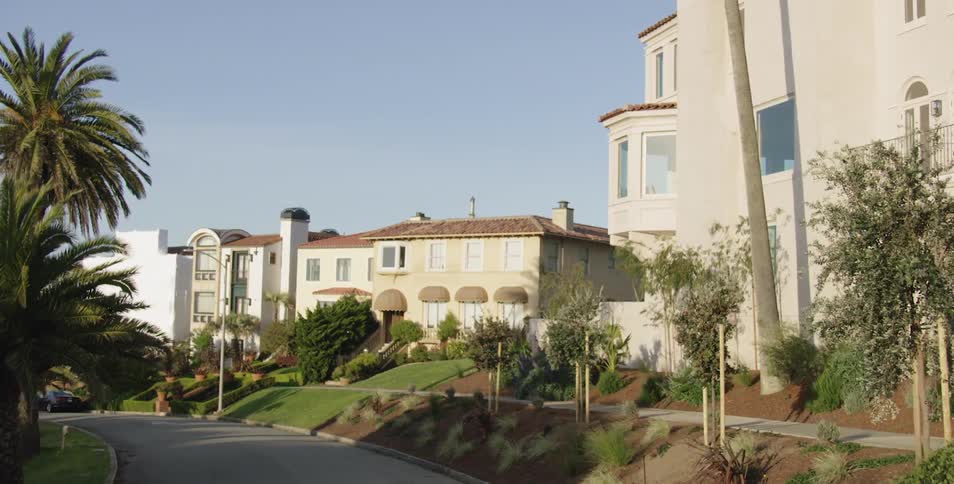 Fast shot of a rich neighborhood