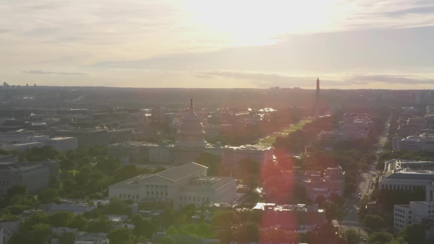 The capitol building at low sun