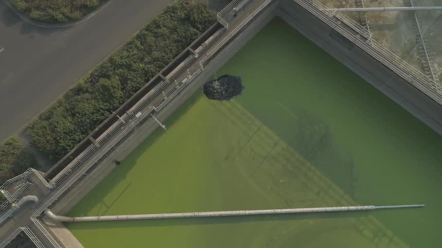 A water treatment plant containment unity