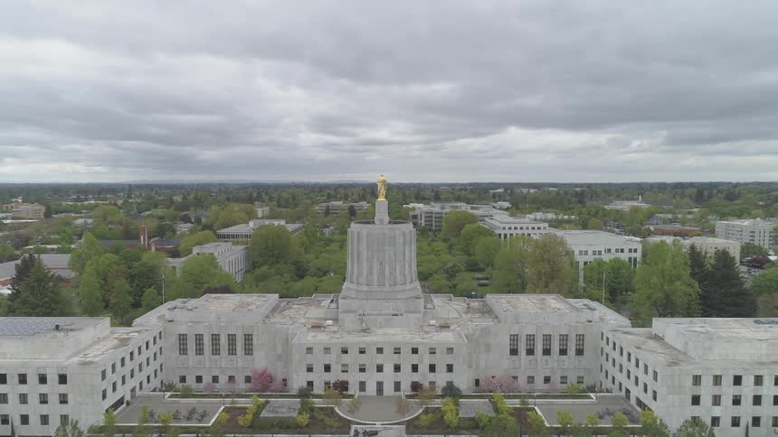 Aerial view of downtown building in city