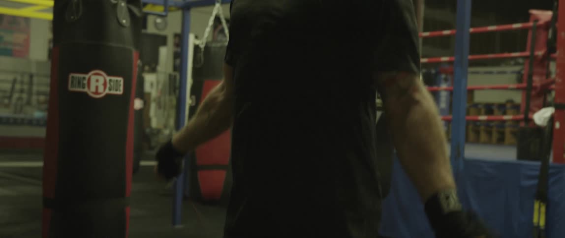 A man jumps rope in the gym