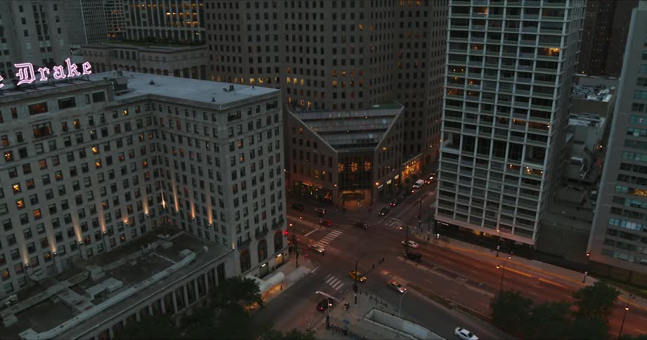 The drake hotel in chicago and surrounding skyscrapers