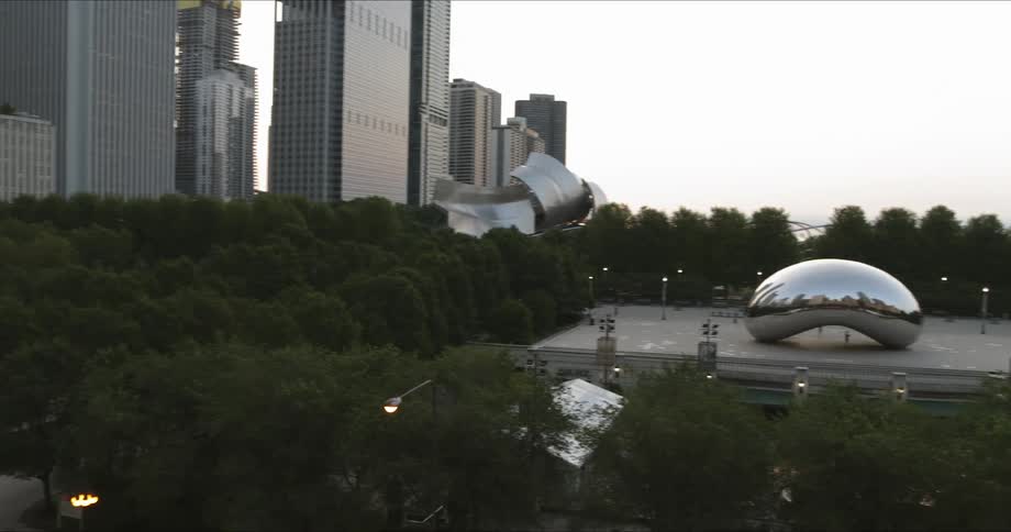 Cloud gate sculpture in chicago