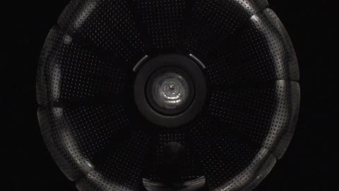 A light bulb flashes and then the screen goes black
