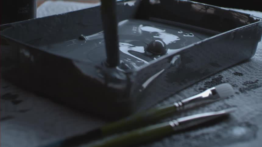 Stirring paint