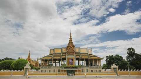 A temple stands in the daylight