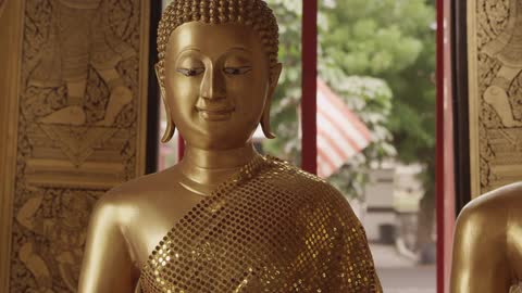 A golden buddha